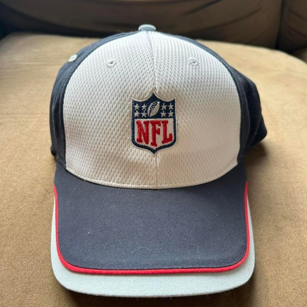 Vintage Retro Black and white NFL baseball cap